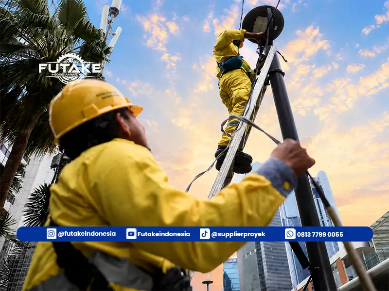 Cara Memasang Tiang Lampu Jalan (PJU) yang Tepat