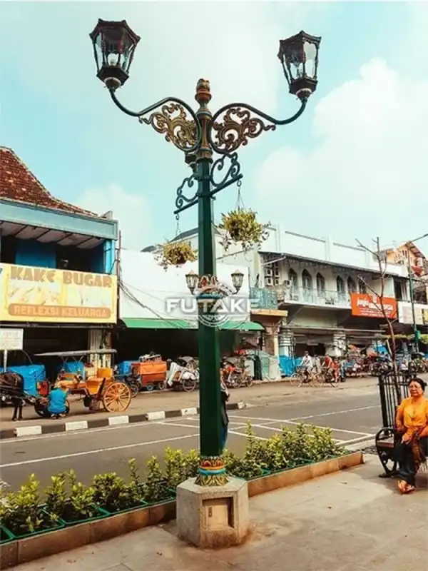 tiang lampu malioboro yogyakarta yang dibuat oleh produsen futake lampu