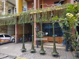 Proyek Tiang Lampu Surabaya