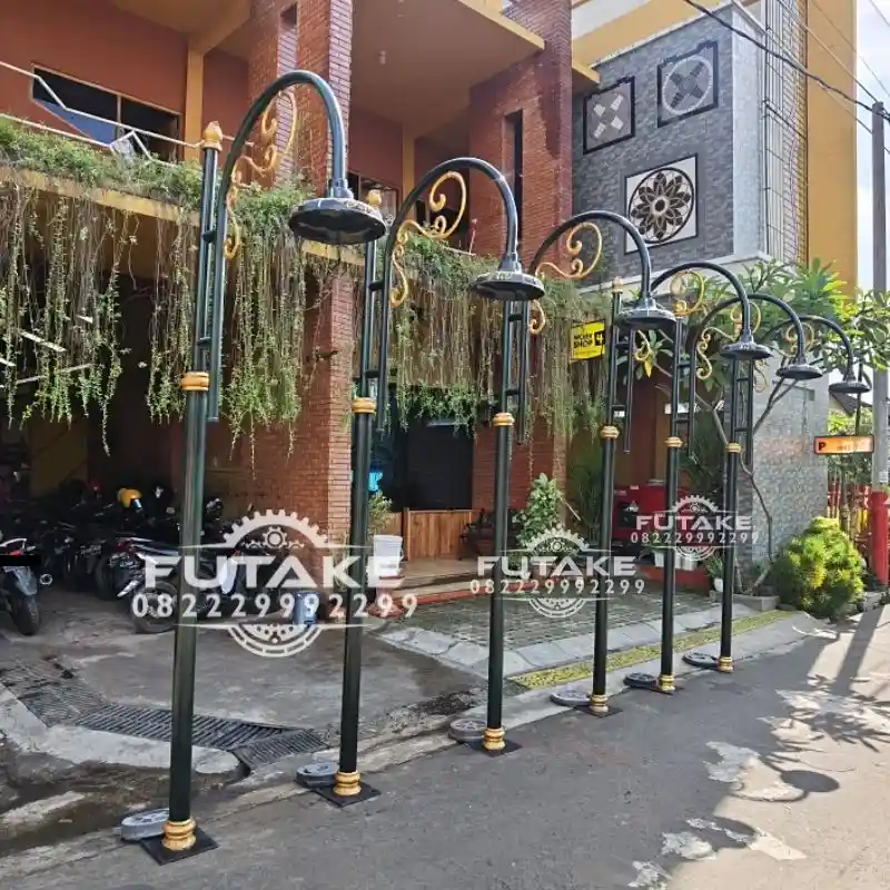 Tiang Lampu Jalan Unik Besi