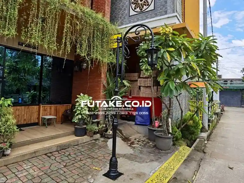 Tiang Lampu Jalan Kampung Besi
