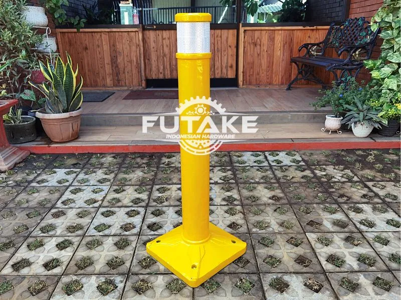 Jual Bollard Besi dengan tambahan Lampu