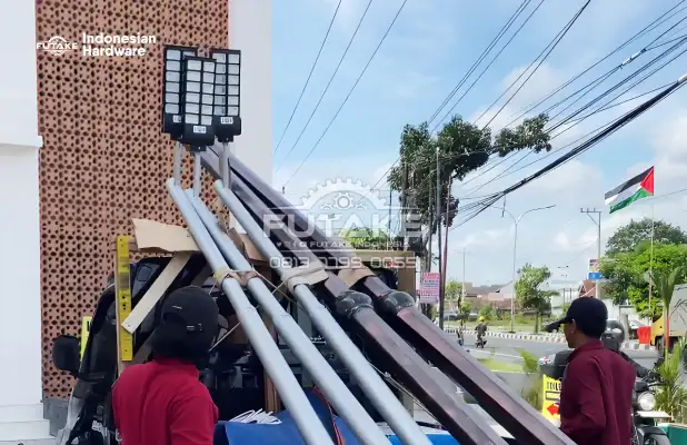 tiang pju