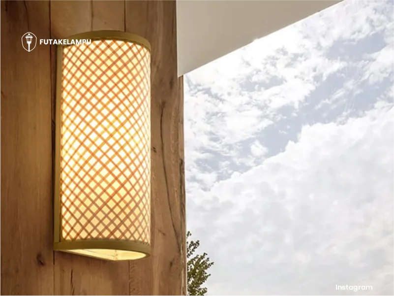 Lampu-Dinding-Outdoor-Bambu