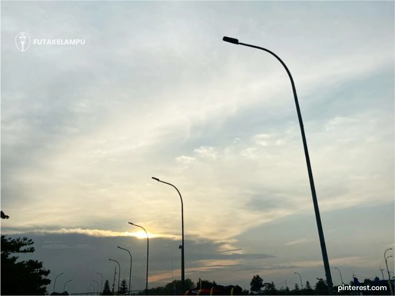 tinggi tiang PJU yang ideal