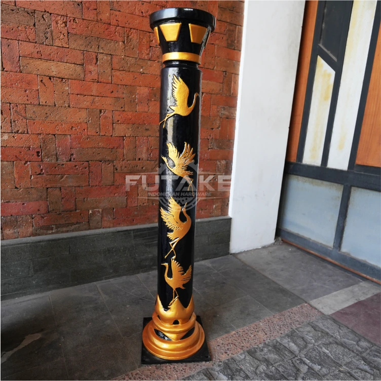 Bollard ornamental terpasang di kawasan pedestrian Jalan MT. Haryono Kota Bontang