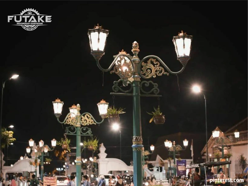 Tiang lampu estetik memperindah tampilan trotoar dan ruang publik perkotaan