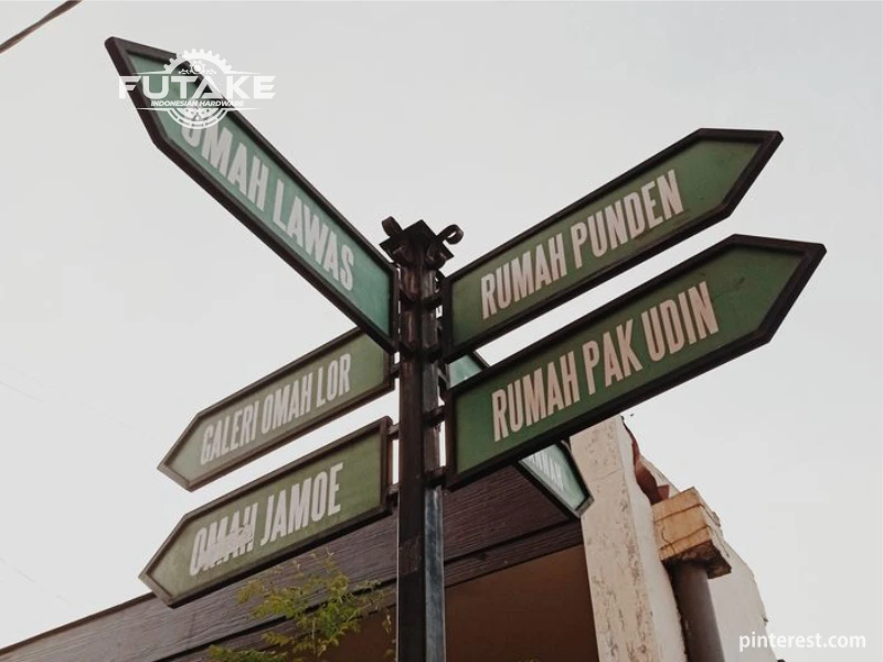 peran penting dari tiang penunjuk arah