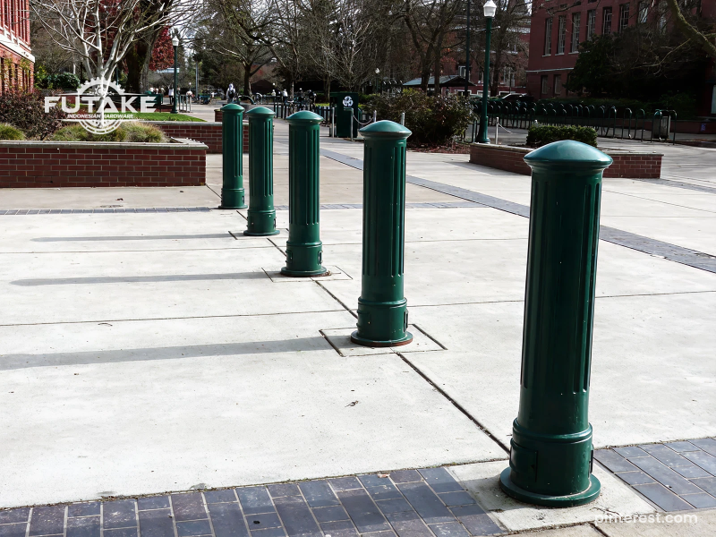 standar pemasangan bollard yang ideal