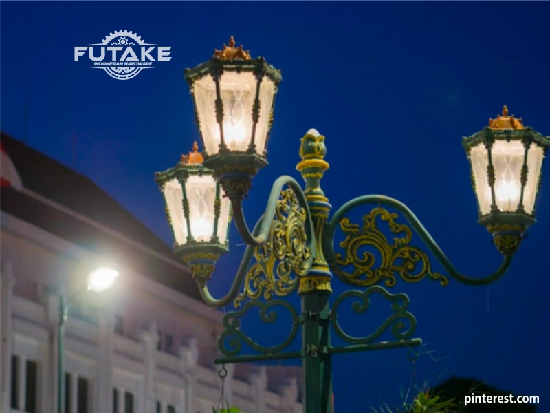 Tiang lampu estetik untuk trotoar sebagai solusi PJU modern dengan desain dekoratif