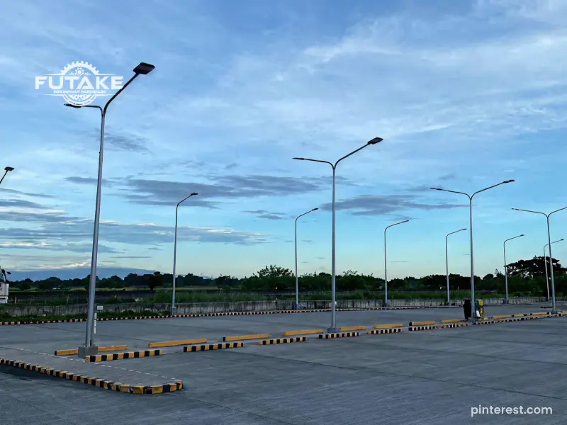 mengaplikasian tiang lampu jalan 4 meter 
