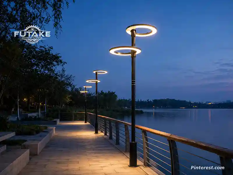 lampu pedestrian led modern di malam hari