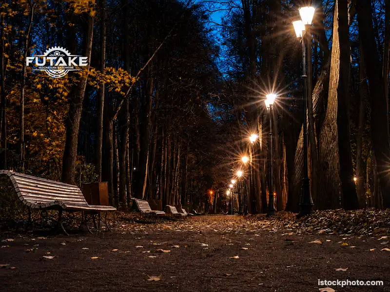 tiang lampu dengan penerangan yang optimal
