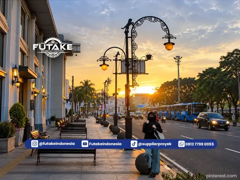 tiang lampu berornamen untuk memperkuat karakter kawasan langsung dari produsen futakelampu
